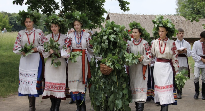 Зелені Свята та Трійця 2023: коли відзначається в Україні в цьому році і що не можна робити православним 
