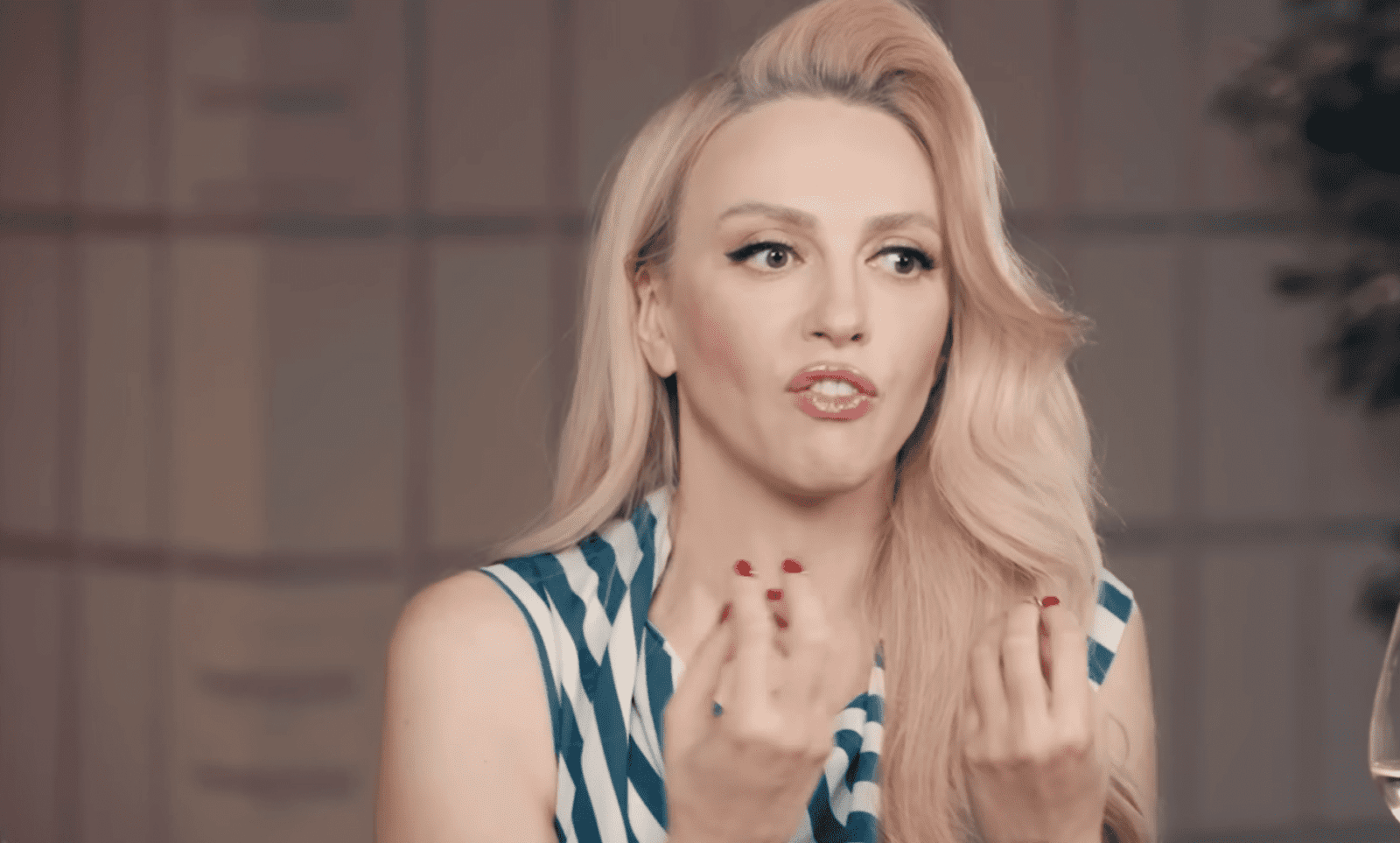 Оля Полякова образилася на Артема Пивоварова