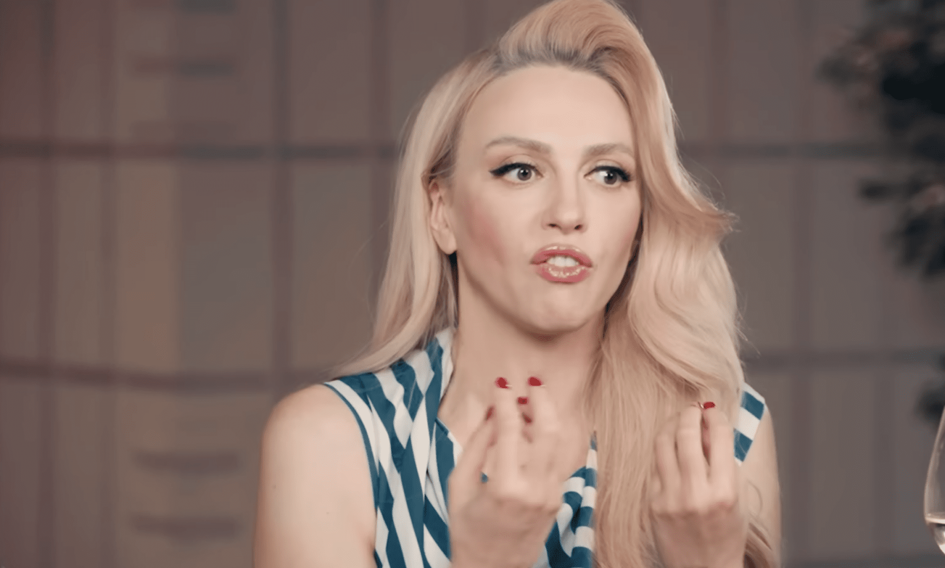 Оля Полякова образилася на Артема Пивоварова