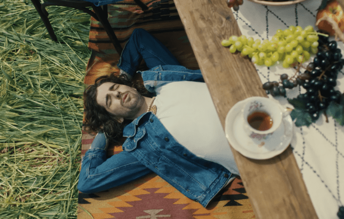 Володимир Дантес присвятив пісню Наді Дорофєєвій Володимир Дантес присвятив пісню Наді Дорофєєвій