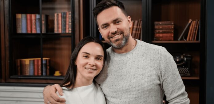 Тімур та Інна Мірошниченко забрали сина з дитбудинку Тімур та Інна Мірошниченко забрали сина з дитбудинку