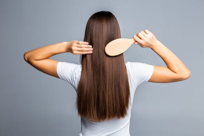 Простий лайфхак, як відростити довге волосся