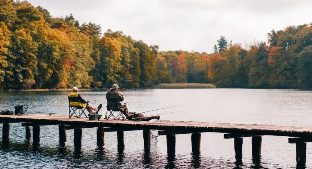 Замішала прикормку з глиною – і за вечір зловила 50 верхоплавок: чоловік не вірив своїм очам, а толк є 