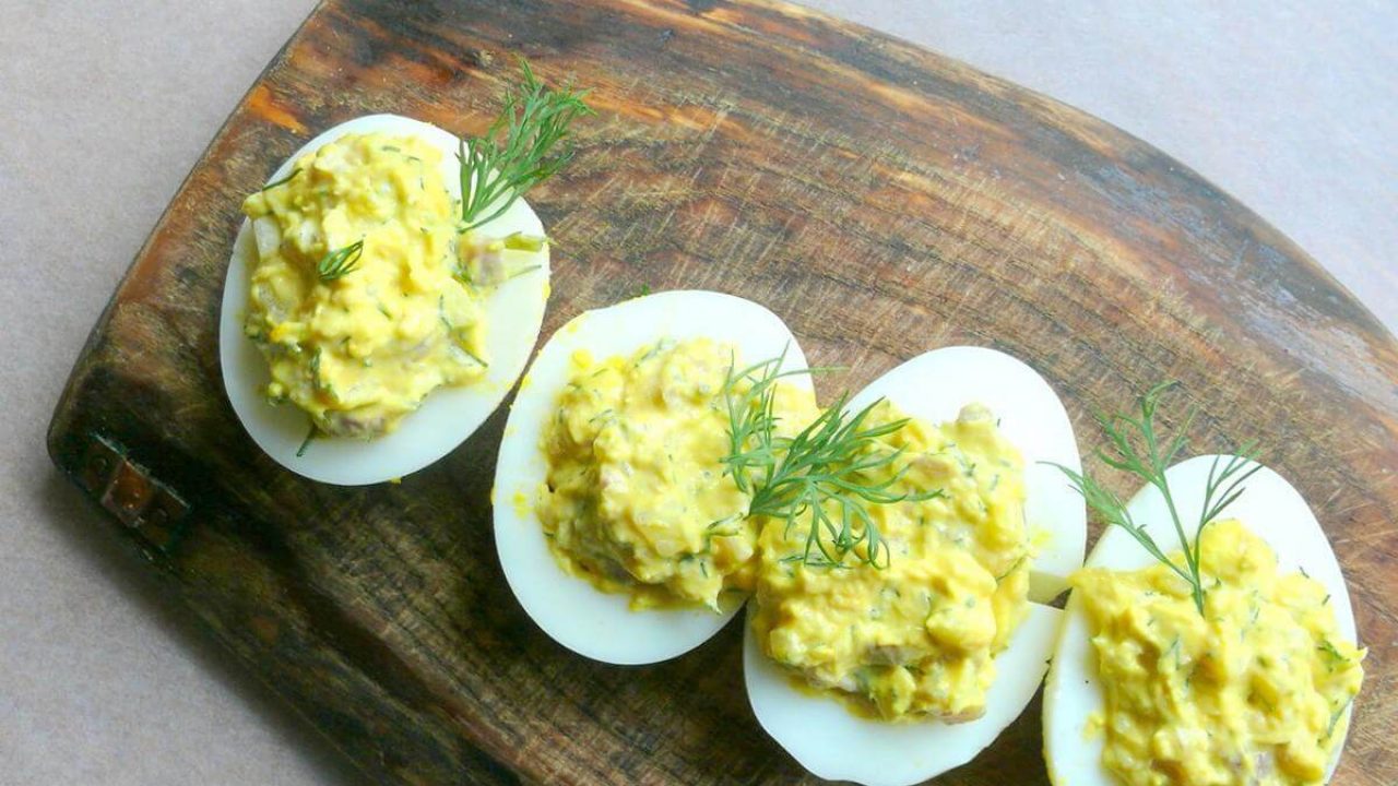 Як приготувати найсмачнішу закуску із яєць та авокадо 