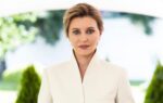 Олена Зеленська показалася у трендовому подовженому жакеті 