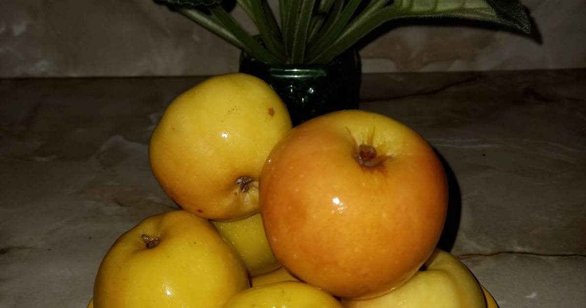 Як приготувати смачні солоні яблука на стіл 