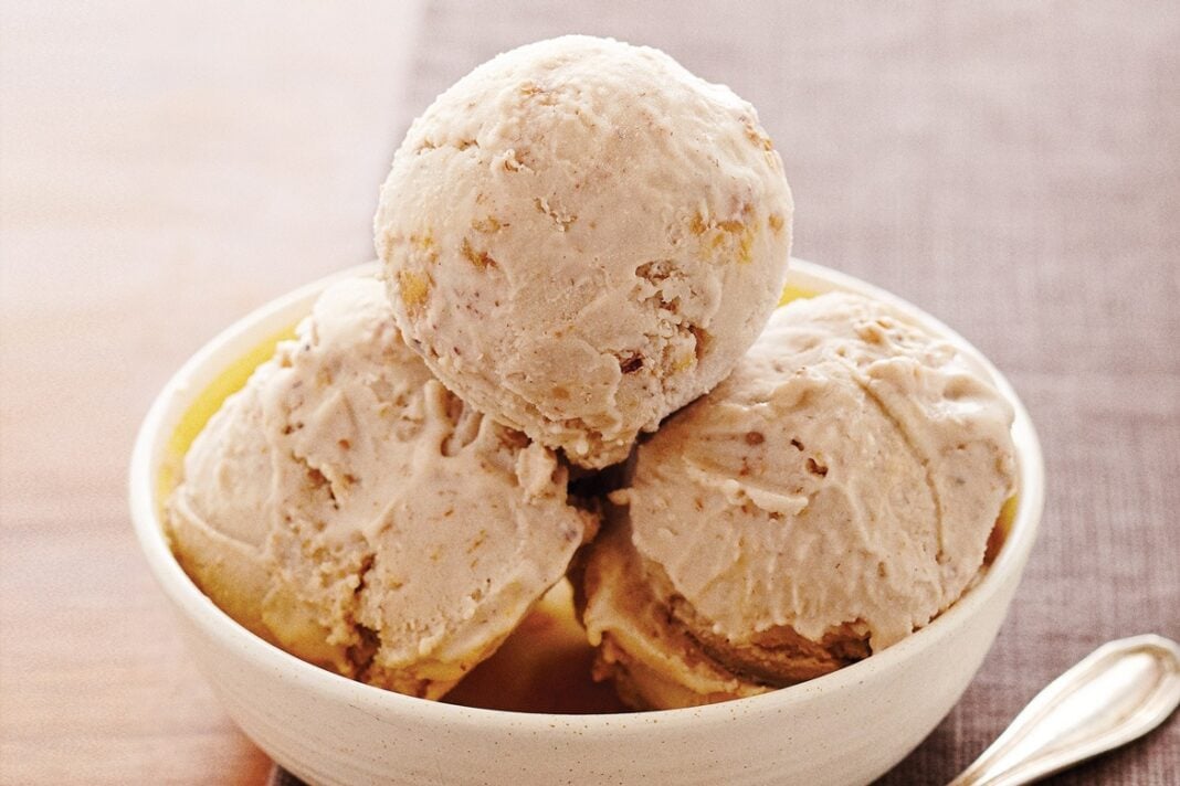 Готуємо вдома неймовірно смачне морозиво з горіхами, аби врятуватися від спеки