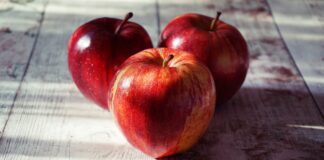 Експерт назвав основні ознаки стиглих соковитих яблук
