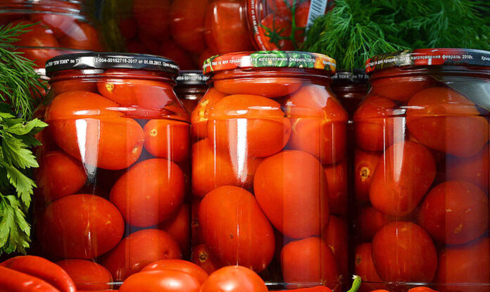 Як зробити консервацію помідорів без стерилізації та оцту
