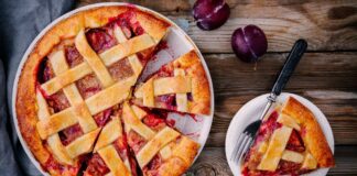 Сумська розповіла, як насправді слід готувати сливовий пиріг: рецепт Ольги перевершив всі сподівання