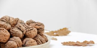 Шкаралупа волоського горіха - корисний ресурс для городників