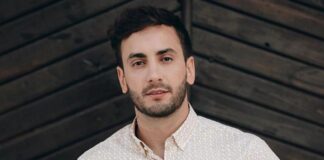 Свечкоренко показав, як виглядає після пересадки волосся