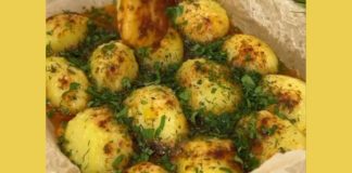 Простий рецепт домашньої кухні: запечена картопля в сирній паніровці