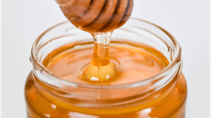 Як застосувати мед у побуті незвичайними способами