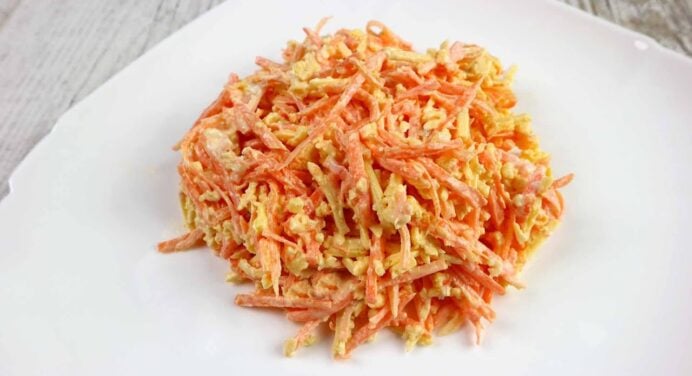 Поставити смакоту на стіл за 5 хвилин з нічого: приготувала цей свіжий салат із моркви та нагодувала сім’ю 