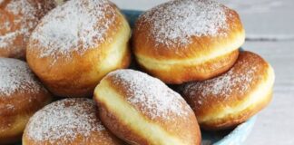 Готуємо смачні та м'які пампушки із цукром та корицею