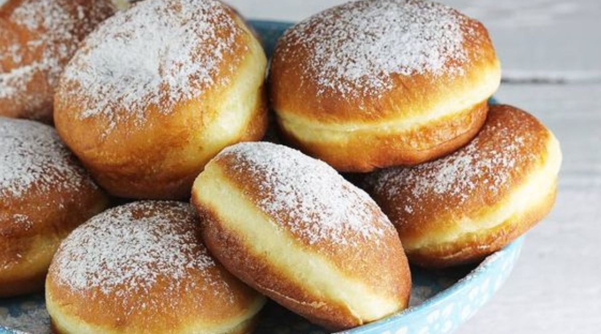 Готуємо смачні та м'які пампушки із цукром та корицею