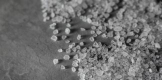 Що треба покласти у карман від косих поглядів