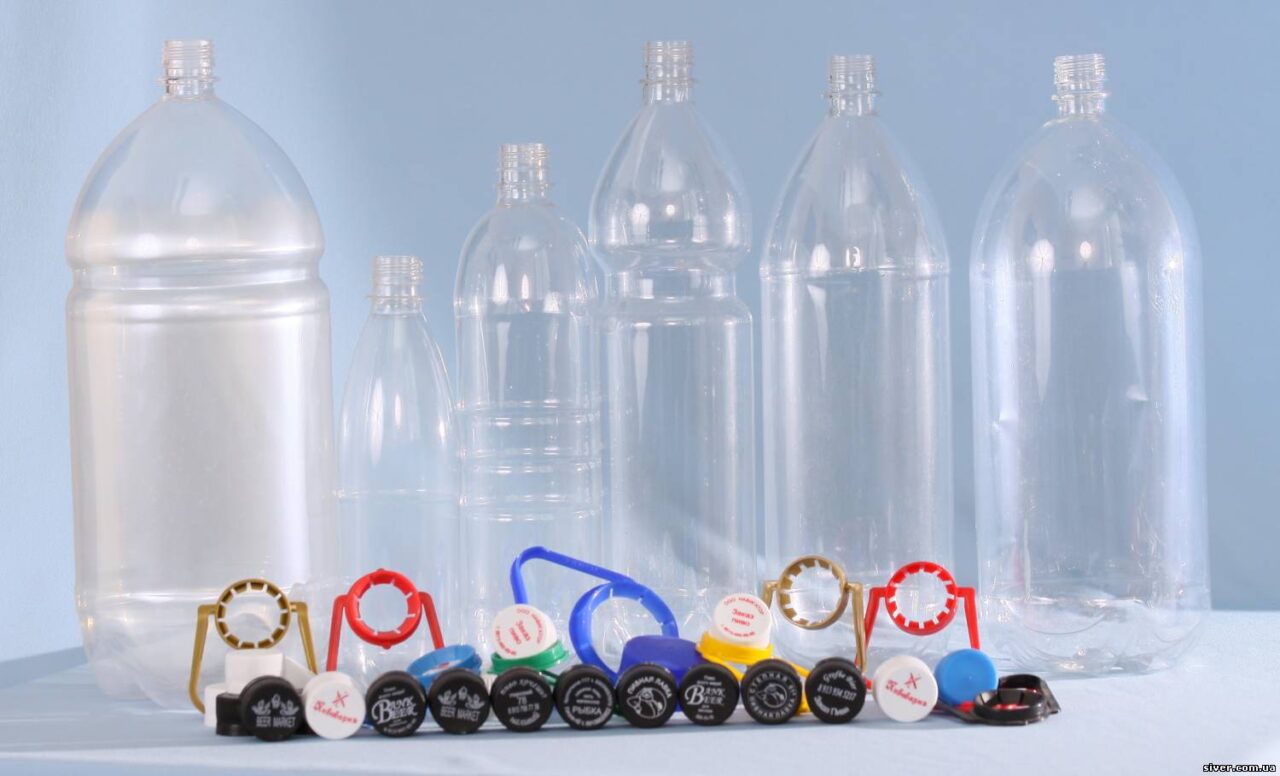 Як можна використати пусті пластикові пляшки на городі