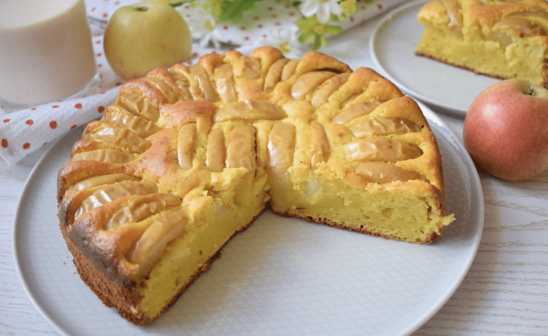 Ароматний яблучний пиріг за 30 хвилин