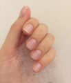 1632285942_75-o-tendencii-com-p-prozrachnii-gel-lak-na-korotkie-nogti-75 