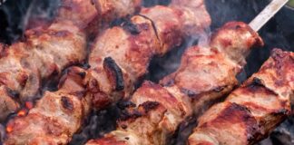 Рецепт ідеального соусу до шашлику: справжня смакота 