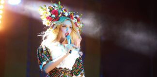 Оля Полякова знову повернулася до теми кокошників у своїй творчості