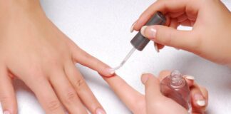 Майстри розповіли, які 3 засоби зроблять нігті красивими й без салону