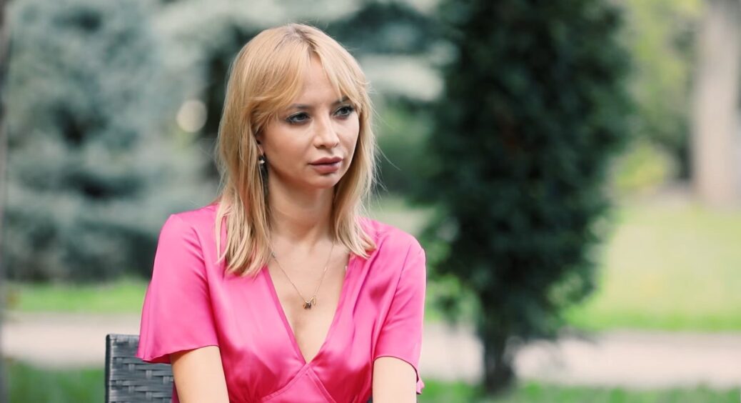 Сумка від Birkin і рожеві шльопанці: чим наречений-британець потішив Ірину Сопонару в її день народження? 