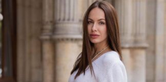 Горняк заінтригувала чутками про заручини