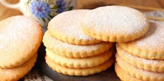 Як приготувати смачні медові коржики до чаю 