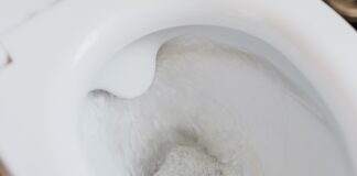 Як прибрати неприємний запах з унітазу 