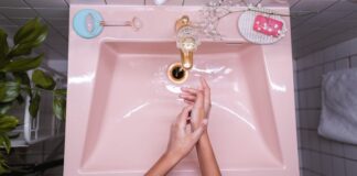 Як очистити злив раковини в домашніх умовах