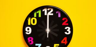 Коли в 2023 році переводять годинник на зимовий час 