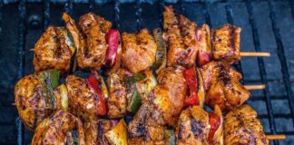 Яка страва ідеально доповнить шашлик: поради від кухарів
