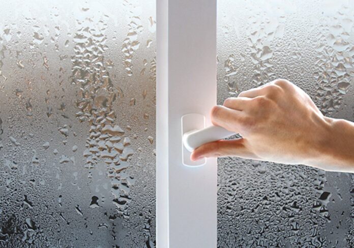 Як помити вікна без розводів та залишків бруду: поради 