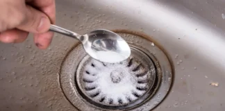 Неймовірний домашній засіб для видалення нальоту: лайфхак для сантехніки