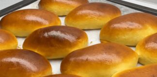 Кухарі розповіли, як приготувати смачні пиріжки зі смородиною	