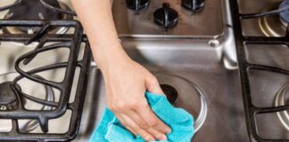  Господині розповіли, як відчистити решітку на газовій плиті