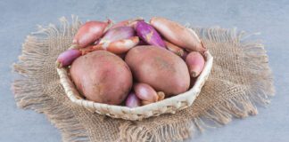 Картопля буде варитися втричі швидше: поради для кухарів 