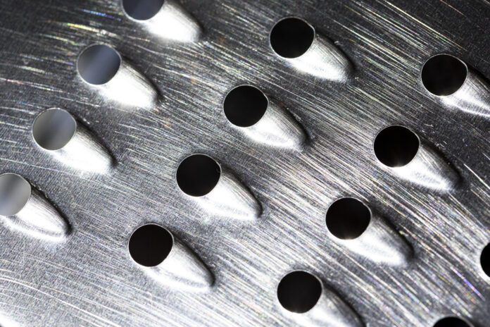 Господині розповіли, як загострити стару тертку для овочів 