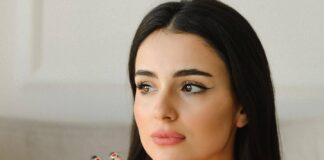 Анна Трінчер показала сміливі фото в Мережі 