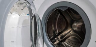 Запах плісняви у пральній машині – причини та способи вирішення