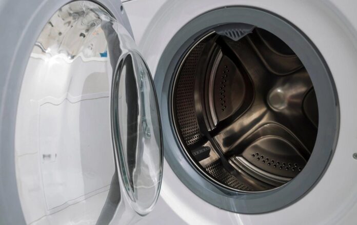 Запах плісняви у пральній машині – причини та способи вирішення