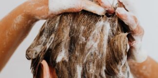 Як правильно мити голову