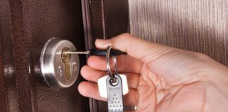 Експерти розповіли значення популярних прикмет з ключами від квартири