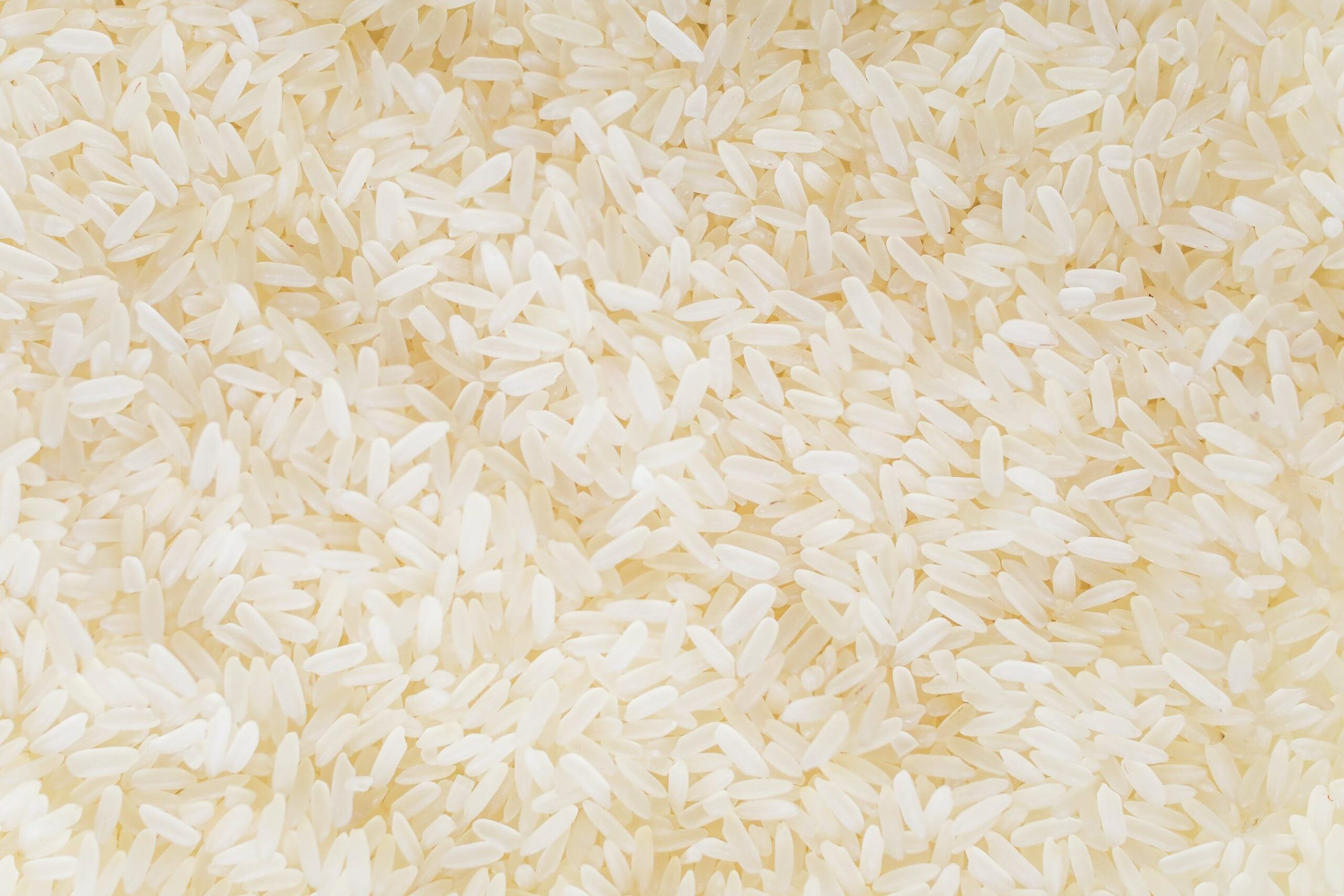 Як правильно приготувати рис, щоб він не розварився