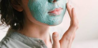 Експерти розповіли, як з листя та трави зробити маску для обличчя
