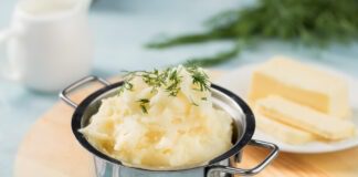 Кухар назвав точний час варіння картоплі на пюре