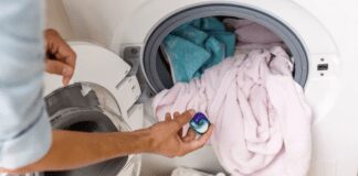 Як усунути неприємний запах з речей